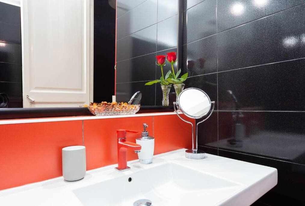 Cal Mateu 11 Huespedes Sagrada Familia Apartment Barcelona Bagian luar foto